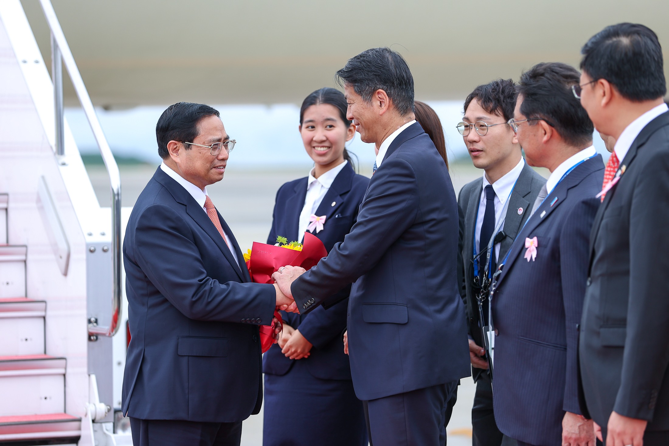 Thủ tướng Phạm Minh Chính tại sân bay quốc tế Hiroshima hôm nay. Ảnh: Nhật Bắc