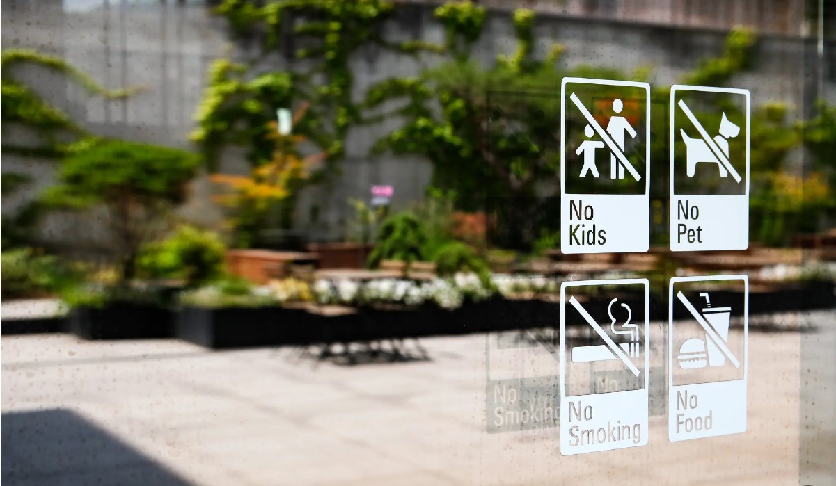 cam-tre-em-3186-1684403355 Thông báo No Kids (Cấm trẻ em) của một quán cà phê ở Seoul, Hàn Quốc. Ảnh: Washington Post