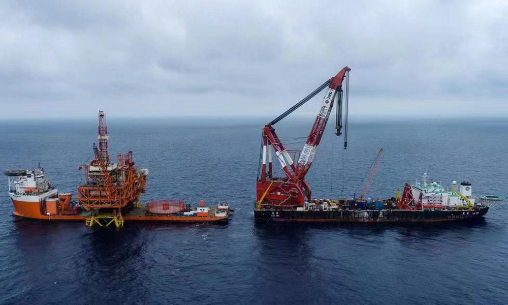 gian-khoan-tq-4142-1684120318 Giàn khoan ngoài khơi lớn nhất Trung Quốc, Ân Bình 20-4, hoàn thành lắp đặt phần nổi ở khu vực cửa sông Châu Giang, tỉnh Quảng Đông, phía nam Trung Quốc, ngày 13/5. Ảnh: CNOOC