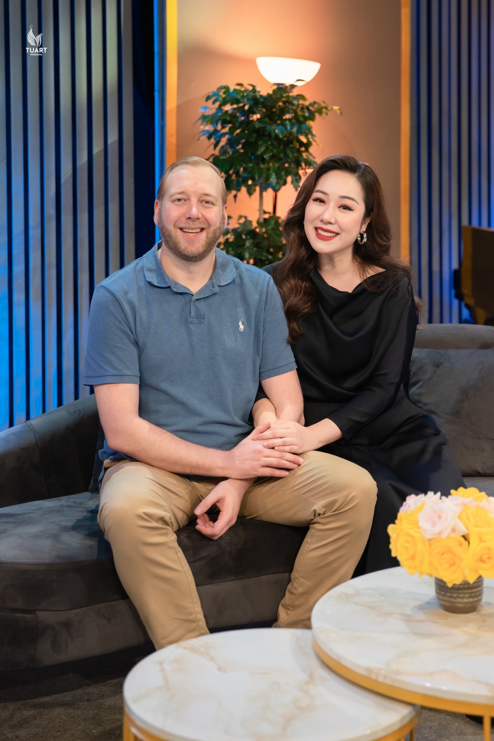 hoa-hau-ngo-phuong-lan-va-chon-3847-8306-1683723777 Ngô Phương Lan và chồng tại một chương trình truyền hình hồi tháng 4. Ảnh: Nhân vật cung cấp