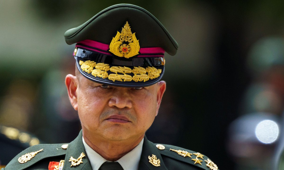 narongpan-jitkaewthae-7927-1683875823 Tướng Narongpan Jitkaewthae tại tổng hành dinh lục quân Thái Lan ở Bangkok hồi tháng 9/2020. Ảnh: Reuters