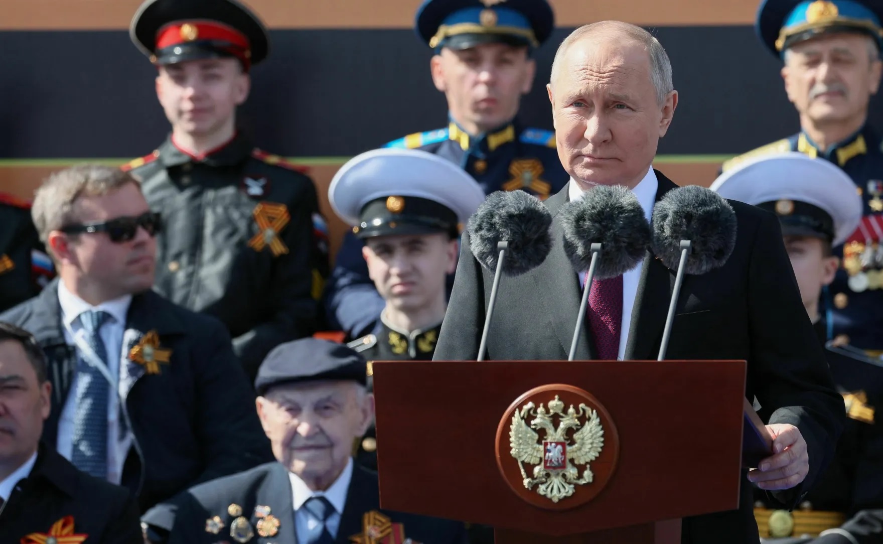 putin-ngay-chien-thang-afp-8263-1683704608 Tổng thống Nga Vladimir Putin phát biểu tại lễ duyệt binh Ngày Chiến tháng ở Quảng trường Đỏ, thủ đô Moskva ngày 9/5. Ảnh: AFP