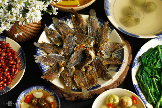 1-ca-ro-dong-chien-gion-1-8801-1685608416 Những món ăn đồng quê mùa hè