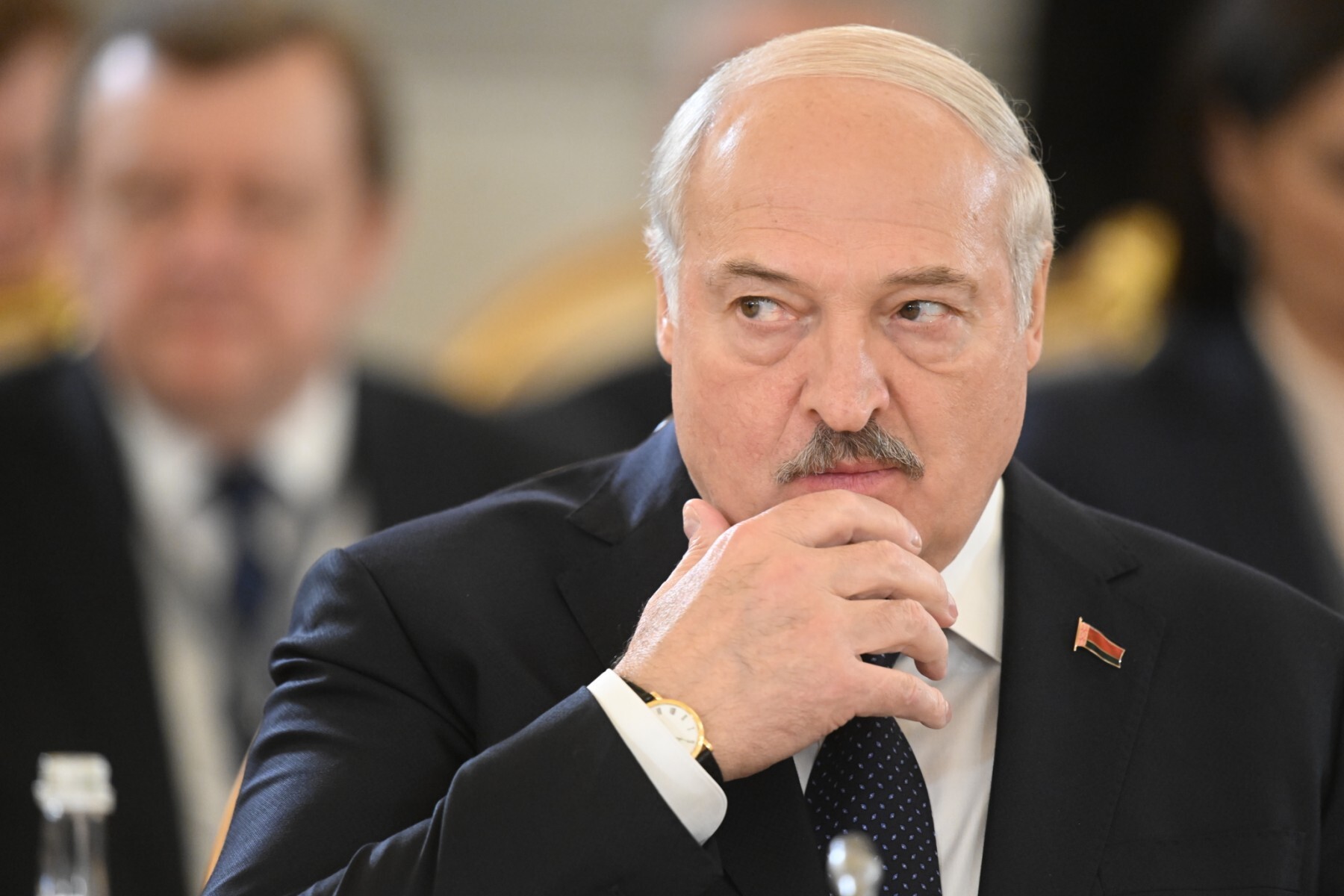 33g77me-preview-jpeg-7708-1685663459 Tổng thống Belarus Alexander Lukashenko tham dự một cuộc họp tại Điện Kremlin, Nga ngày 25/5. Ảnh: AFP