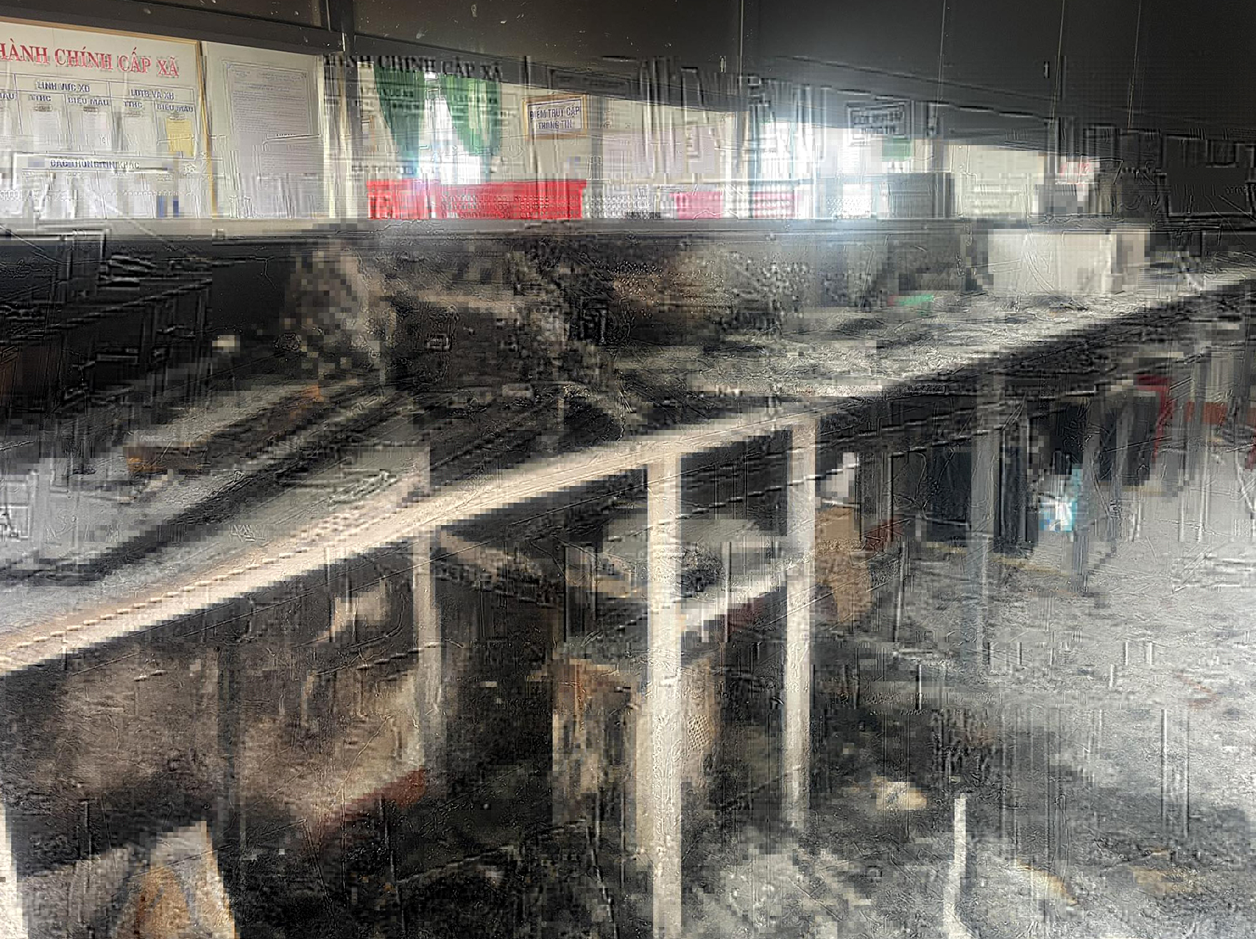 khung-bo-dak-lak-2-7678-1686546106 Bên trong trụ sở UBND xã Ia Tiêu đang được lực lượng chức năng thu dọn. Ảnh: Trần Hóa