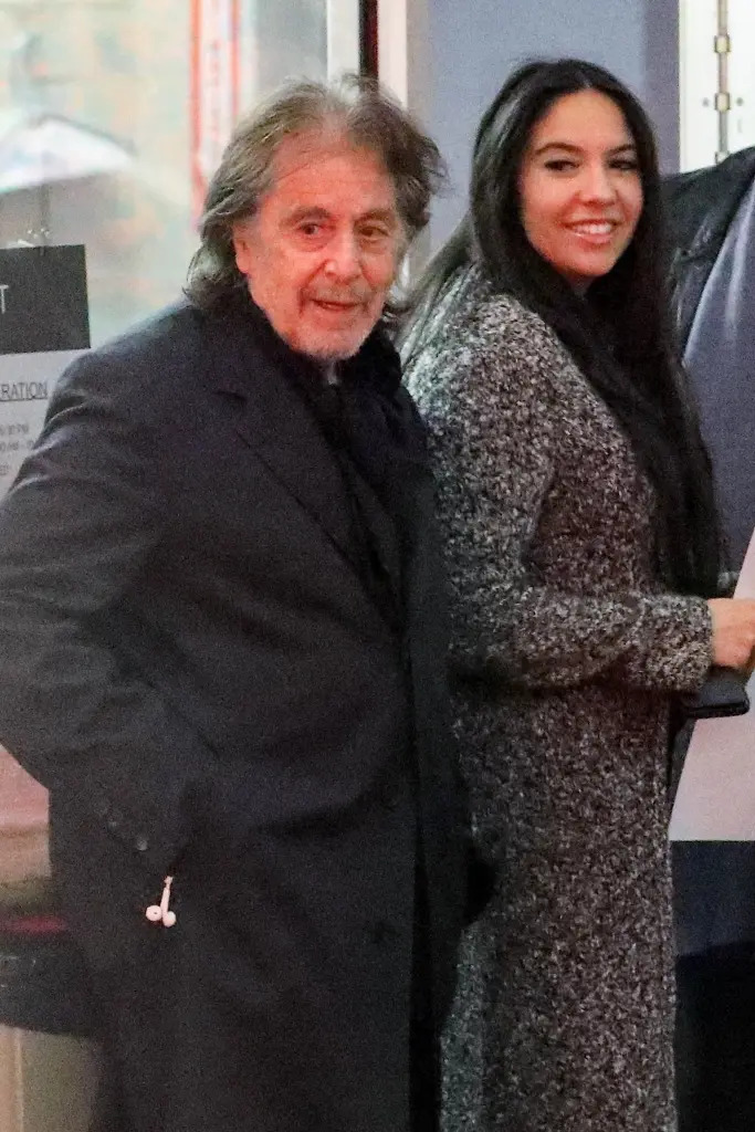 nypichpdpict000011981633-9739-1685675279 Al Pacino và Alfallah hồi tháng 4. Ảnh: Backgrid