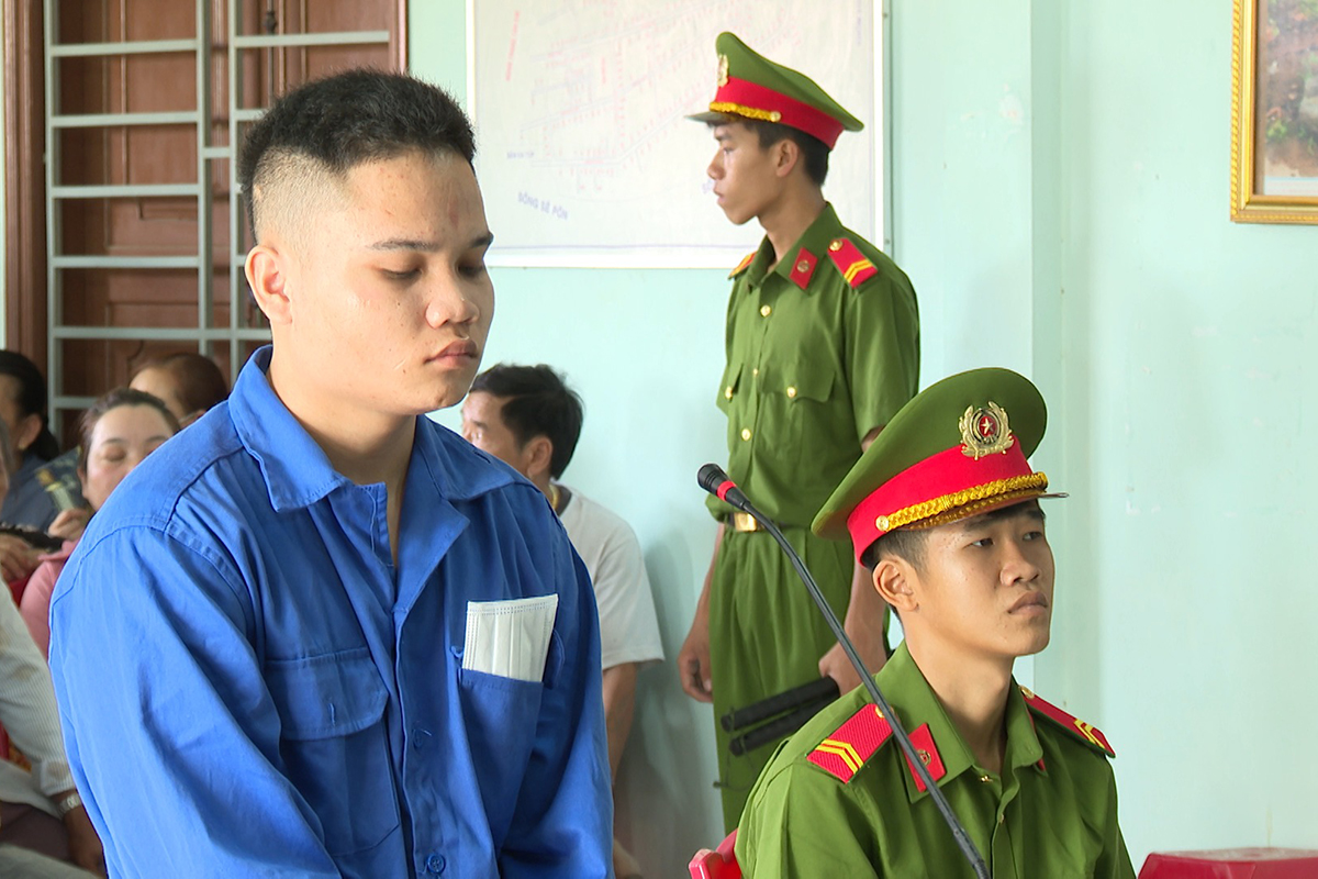 Hồ Lăng tại phiên tòa. Ảnh: Quang Hà