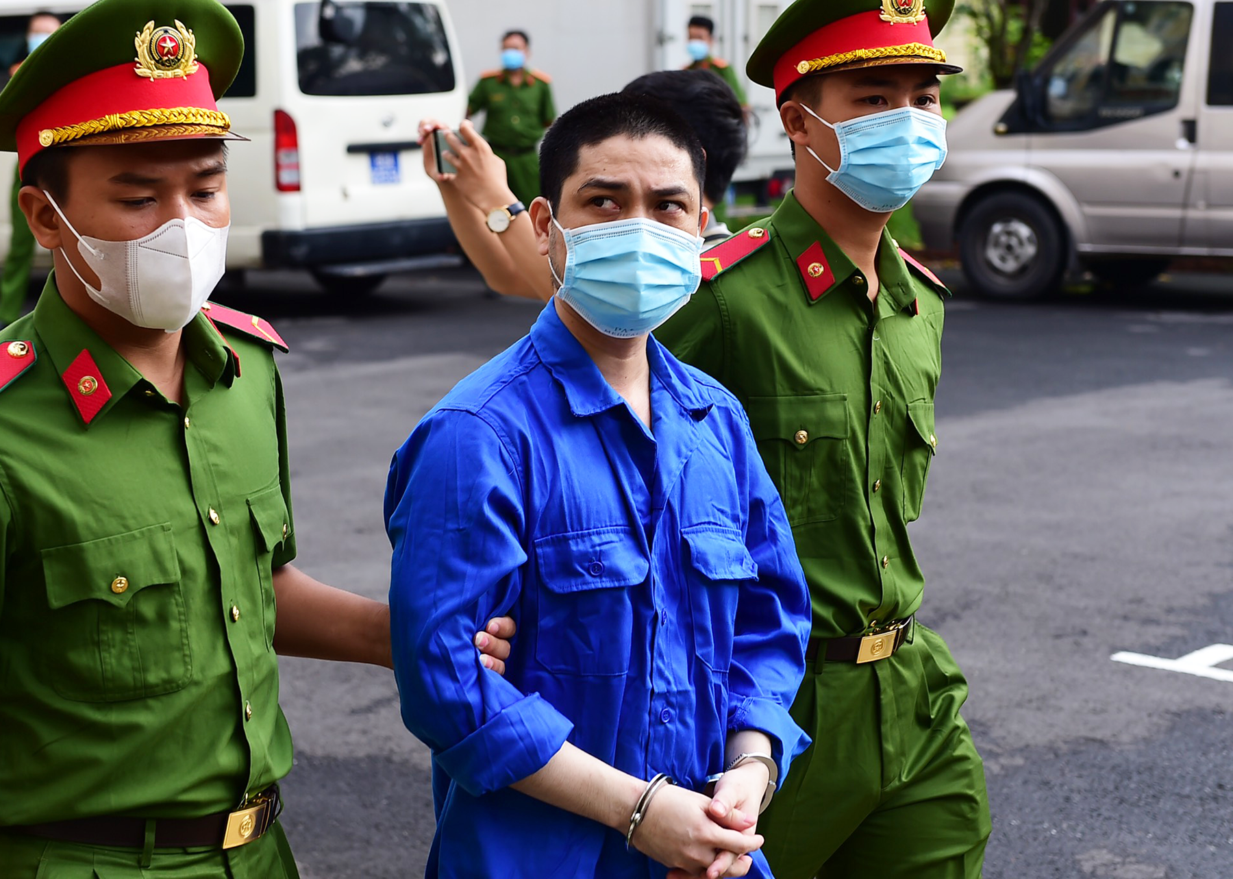 tran-hoan-tien-9765-1686211596 Bị cáo Trần Hoàn Tiên được đưa đến tòa. Ảnh: Thanh Tùng