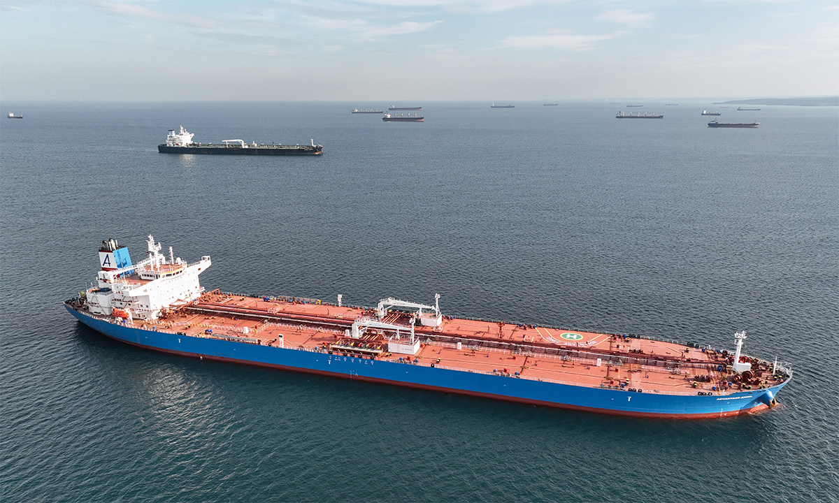 5563187178137267816a-5906-1689939077 Tàu dầu neo đậu trên khu vực Biển Đen gần Thổ Nhĩ Kỳ tháng 12/2022. Ảnh: Reuters