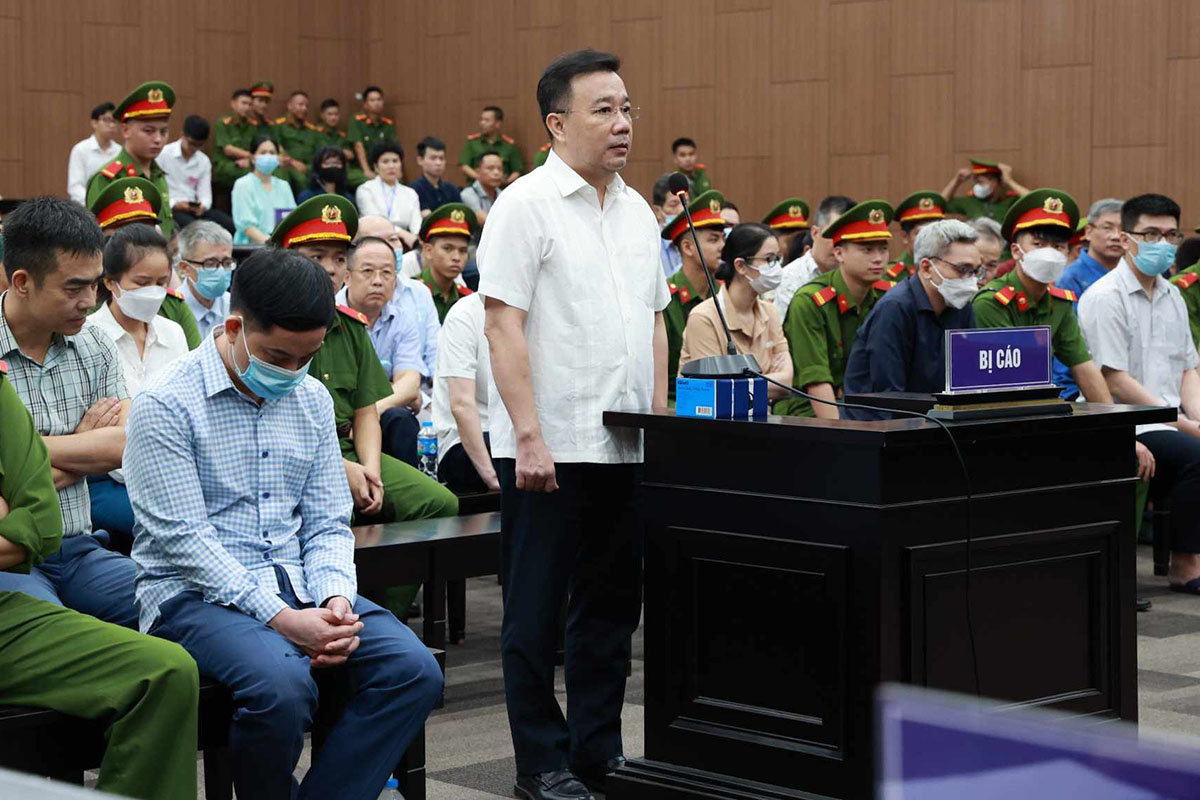Bị cáo Chử Xuân Dũng tự bào chữa, chiều 18/7. Ảnh: Ngọc Thành