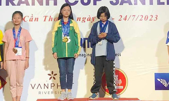 co-vua-jpeg-1689673270-9391-1689676325 Kỳ thủ nhận huy chương tại giải cờ vua trẻ quốc gia 2023.