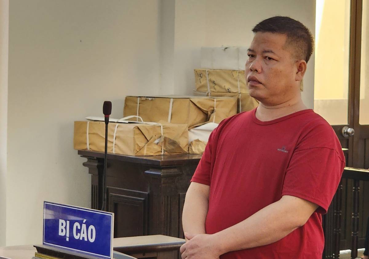 Mai Văn Khởi tại tòa. Ảnh: Nam An