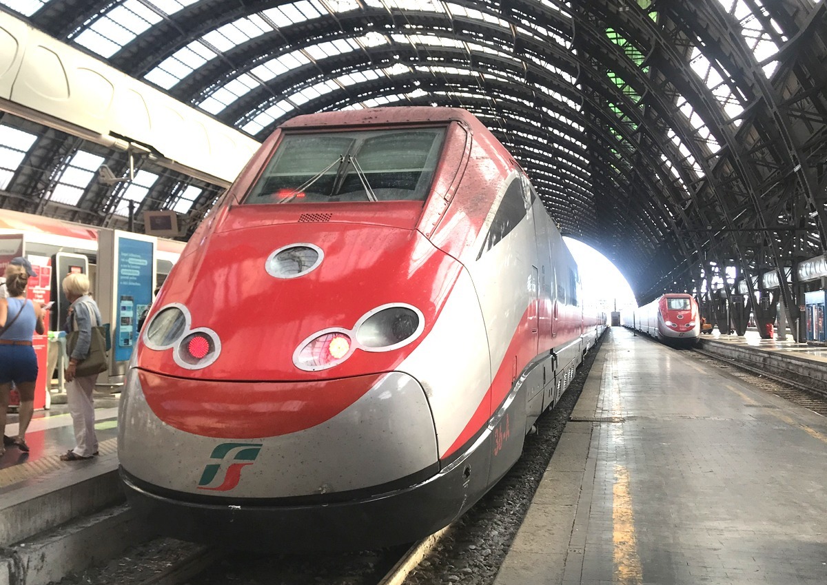 9605-1666859884-4414-166762030-4579-6805-1692195484 Tàu khách tốc độ cao ở châu Âu. Ảnh: Anh Duy