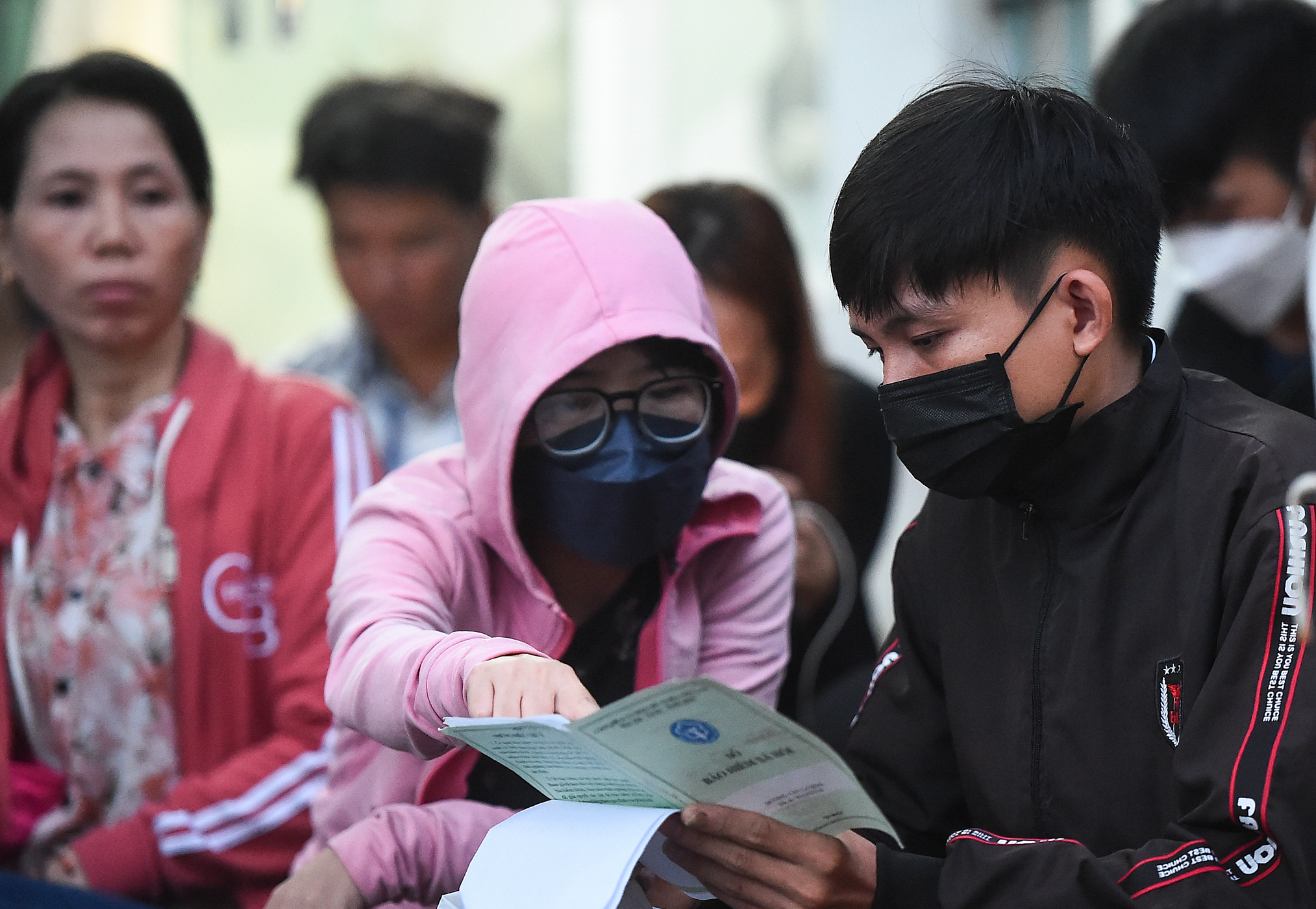 bhxh-thuduc-ttung-9-2687-16921-7992-4191-1692205822 Lao động chờ rút BHXH một lần ở TP Thủ Đức, cuối năm 2022. Ảnh: Thanh Tùng