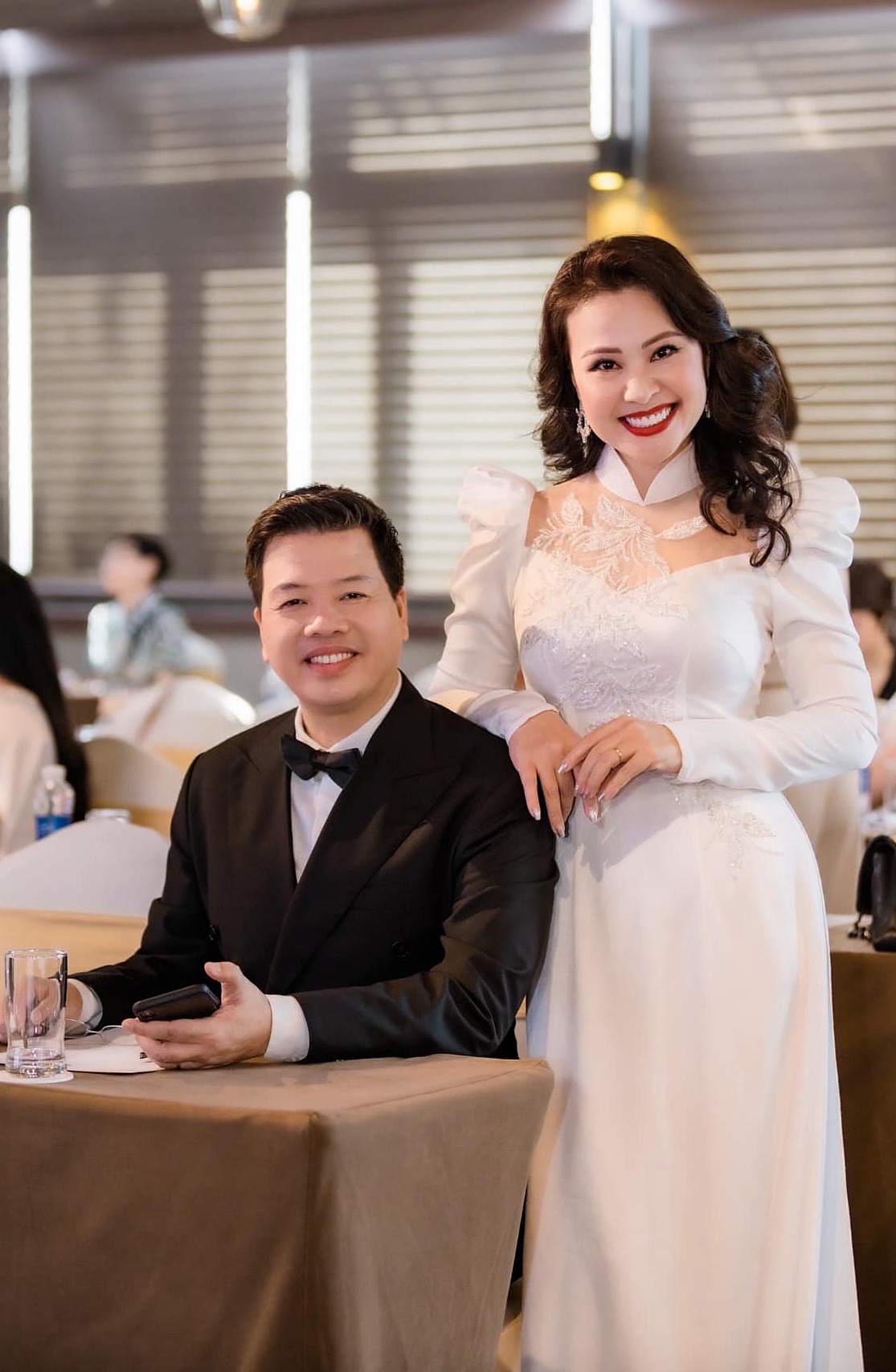 Đăng Dương bên bà xã tại họp báo giới thiệu liveshow của anh hôm 17/7 ở Hà Nội. Ảnh: Hòa Nguyễn