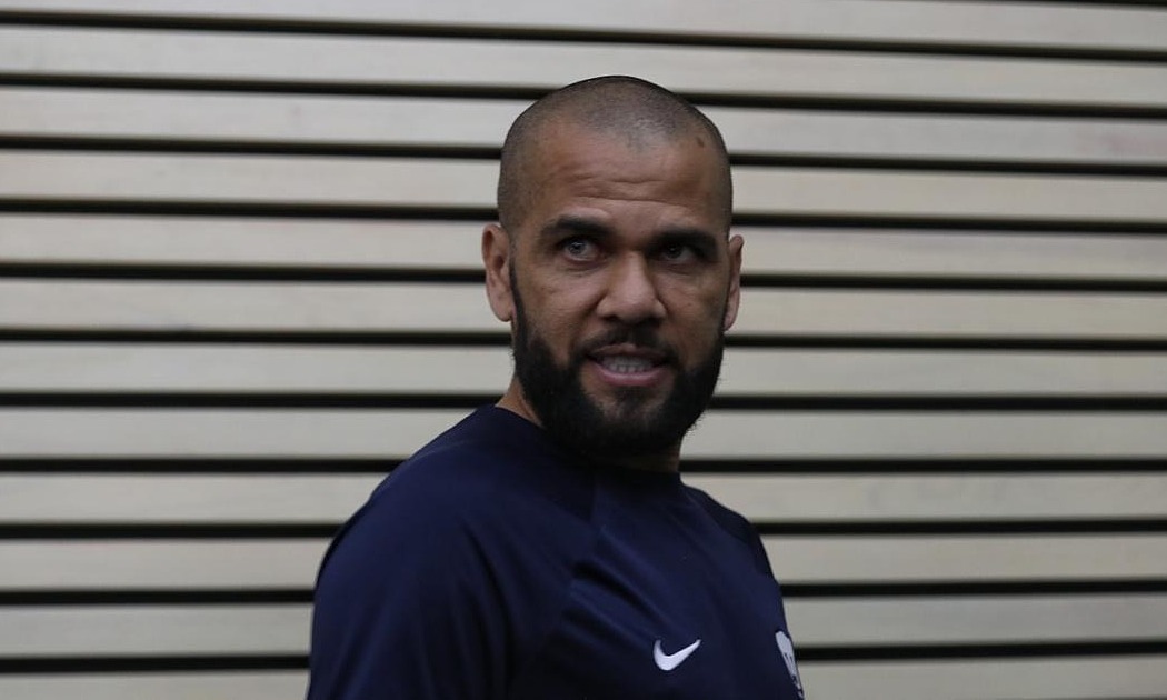 Dani Alves có thể bị phạt từ từ 10 đến 12 năm vì vụ tấn công tình dục. Ảnh: Diario Sport