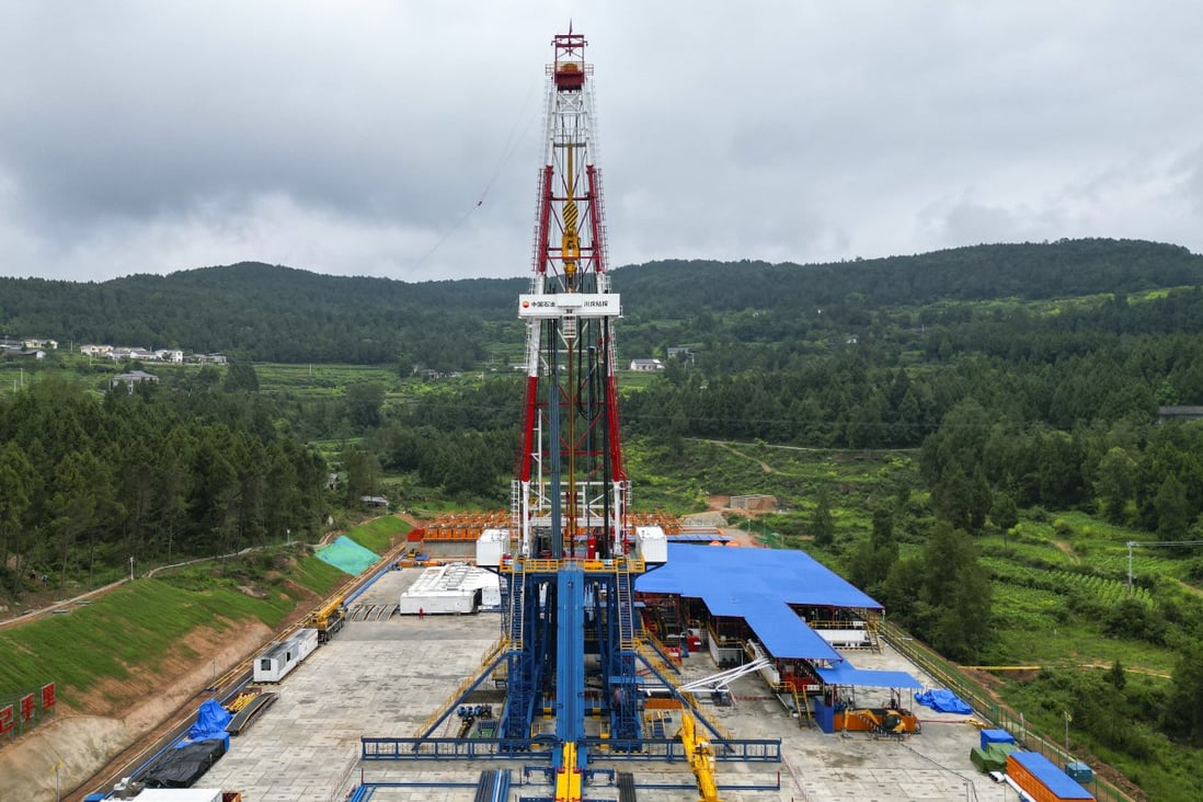 Trung Quốc bắt đầu khoan giếng sâu hơn 10.000 m tại Tứ Xuyên hôm 20/7. Ảnh: Xinhua