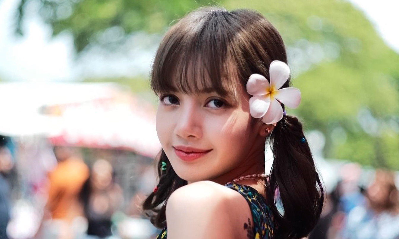 lisa-blackpin-2-1116-1692088893 Ca sĩ Lisa sinh năm 1997 tại Thái Lan. Ảnh: Instagram/Lisa