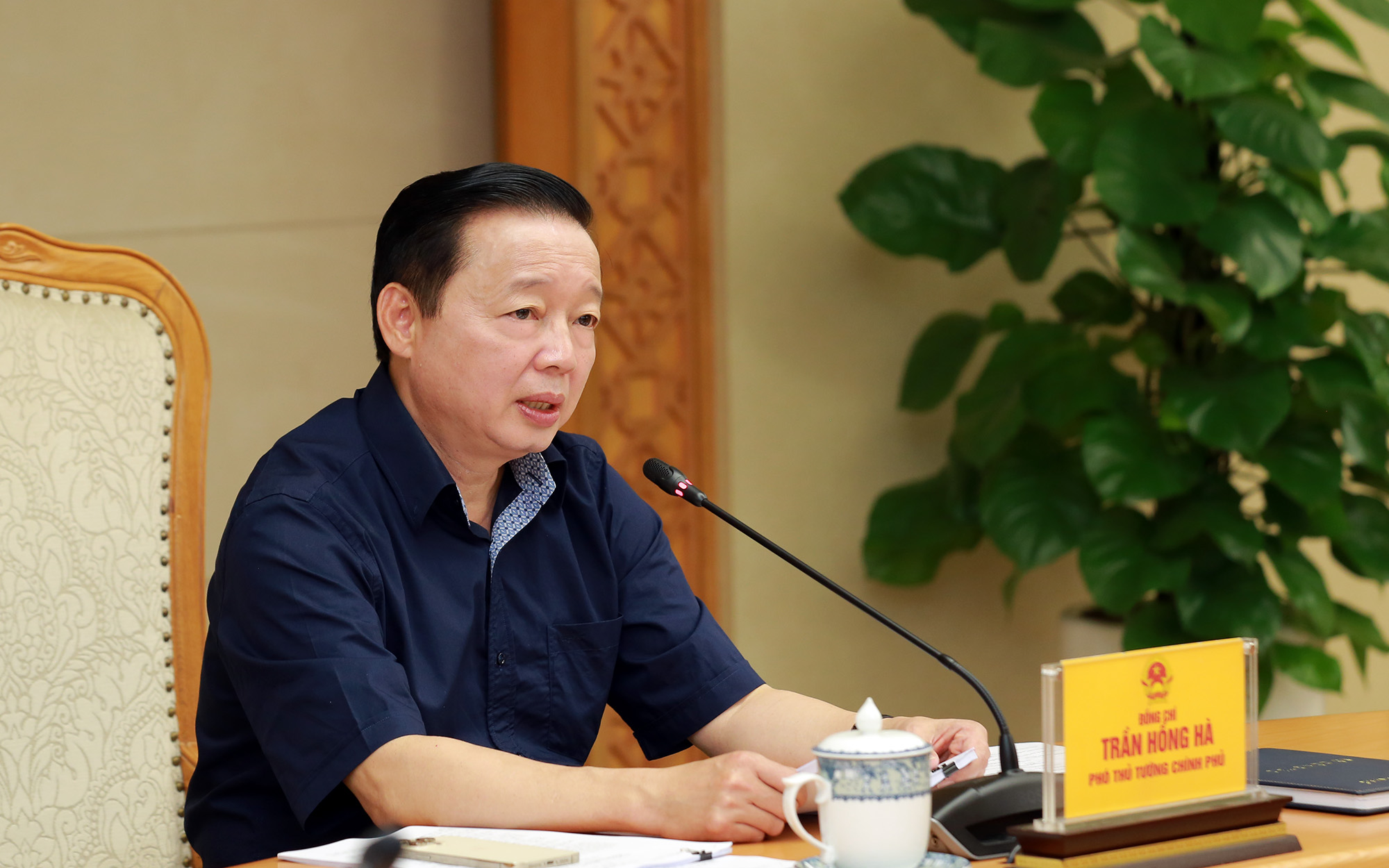 nha-1-1690799712686124237692-4797-1690817024 Phó thủ tướng Trần Hồng Hà làm việc với Bộ Xây dựng về dự án Luật Nhà ở sửa đổi, ngày 31/7. Ảnh: Minh Khôi