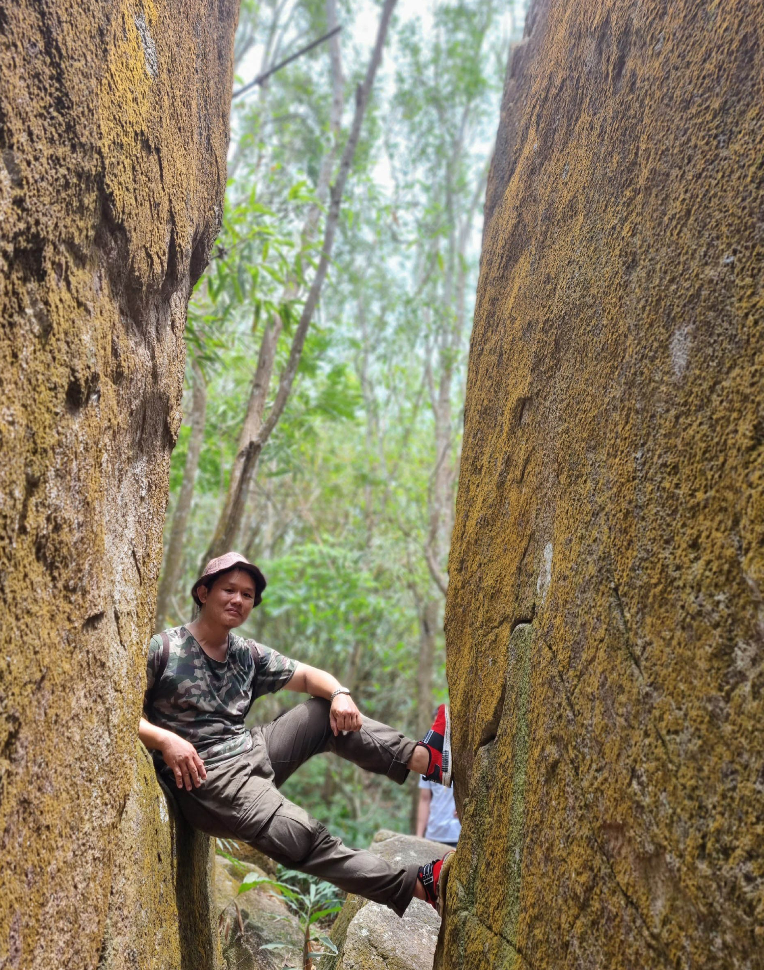 0-5569-1720972187-1 Anh Khoa trong một chuyến đi núi Thị Vải, Bà Rịa - Vũng Tàu năm 2023. Ảnh: Nhân vật cung cấp