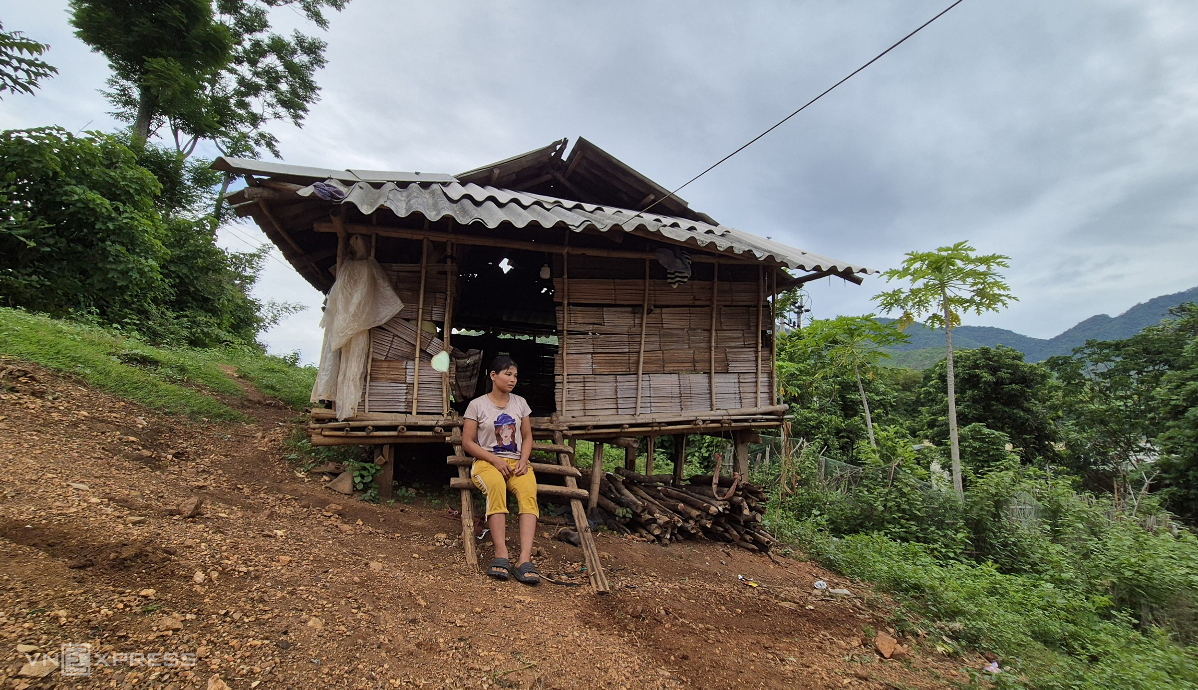 13-4751-1718165619 Căn nhà như túp lều của vợ chồng chị Ép. Ảnh:Lê Hoàng