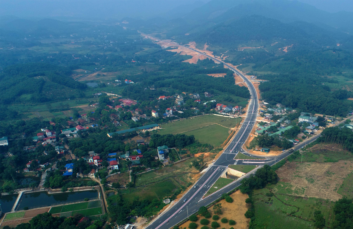 Điểm đầu cao tốc Hà Nội - Hòa Bình (xã Yên Bình, huyện Thạch Thất, TP Hà Nội). Ảnh: Giang Huy
