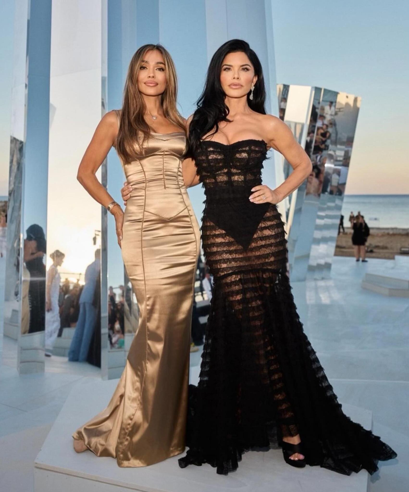 Lauren Sánchez bên sao truyền hình October Gonzalez - vợ của chồng cũ của cô. Ảnh: Instagram Gonzalez