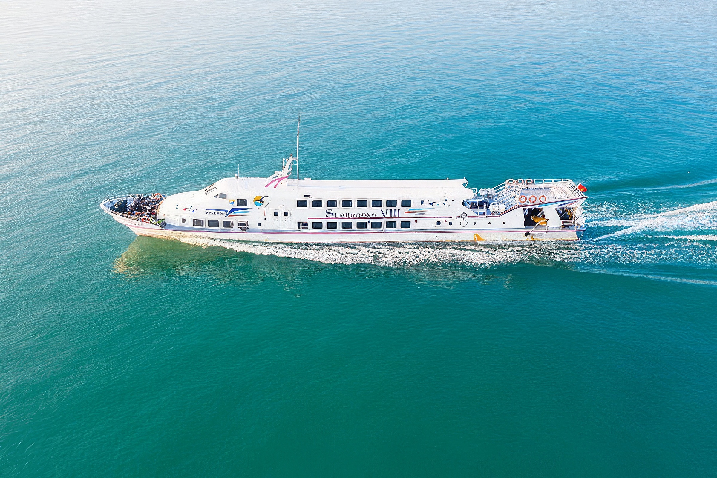 rach-gia-phu-quoc-topaz-enhanc-8057-6006-1721623499-1 Tàu cao tốc di chuyển trên tuyến Rạch Giá - Phủ Quốc. Ảnh: SKG