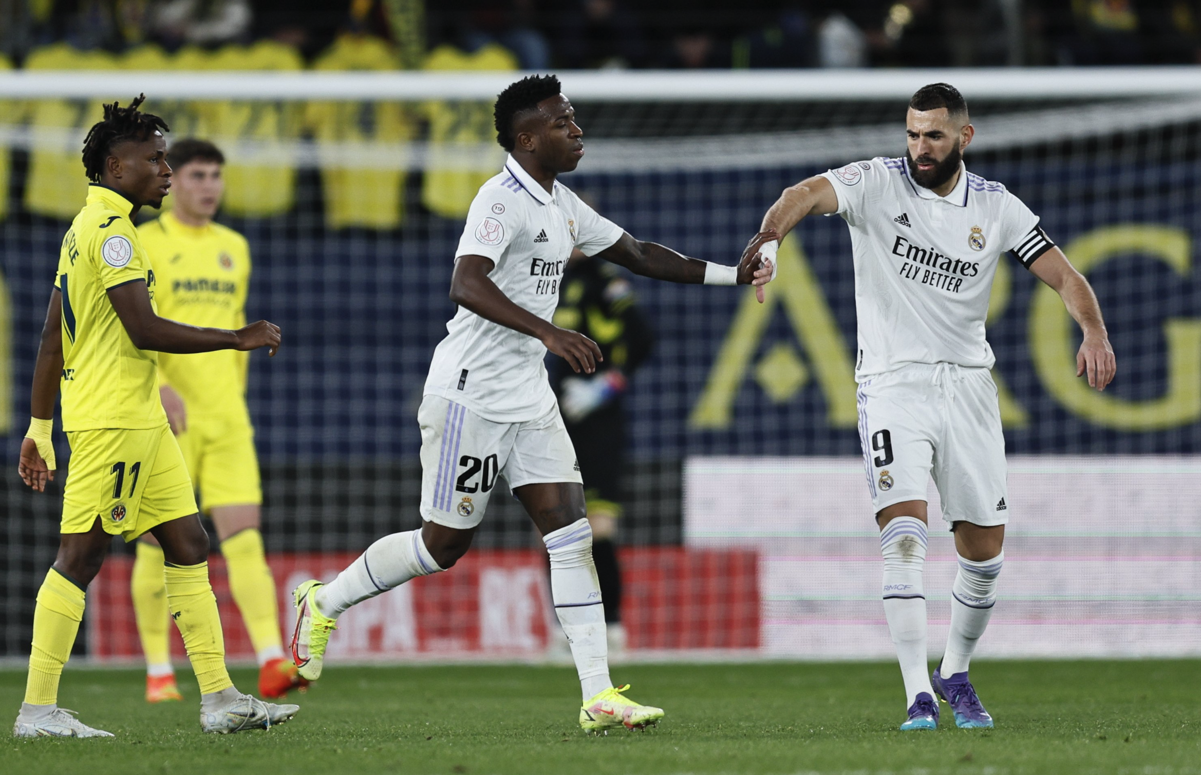 Benzema và Vinicius khi còn sát cánh cùng nhau tại Real. Ảnh: EFE