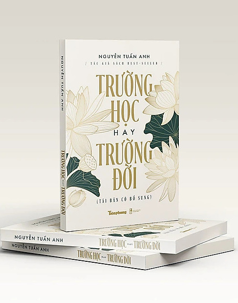 truong-hoc-hay-truong-doi-1720-5351-3207-1720777519 Trường học hay trường đời được tái bản lần thứ tư, gồm 200 trang ruột, khổ 13x20 cm. Sách do báo Tiền Phong và Nhà xuất bản Thanh Niên liên kết xuất bản và phát hành. Ảnh: Tienphong