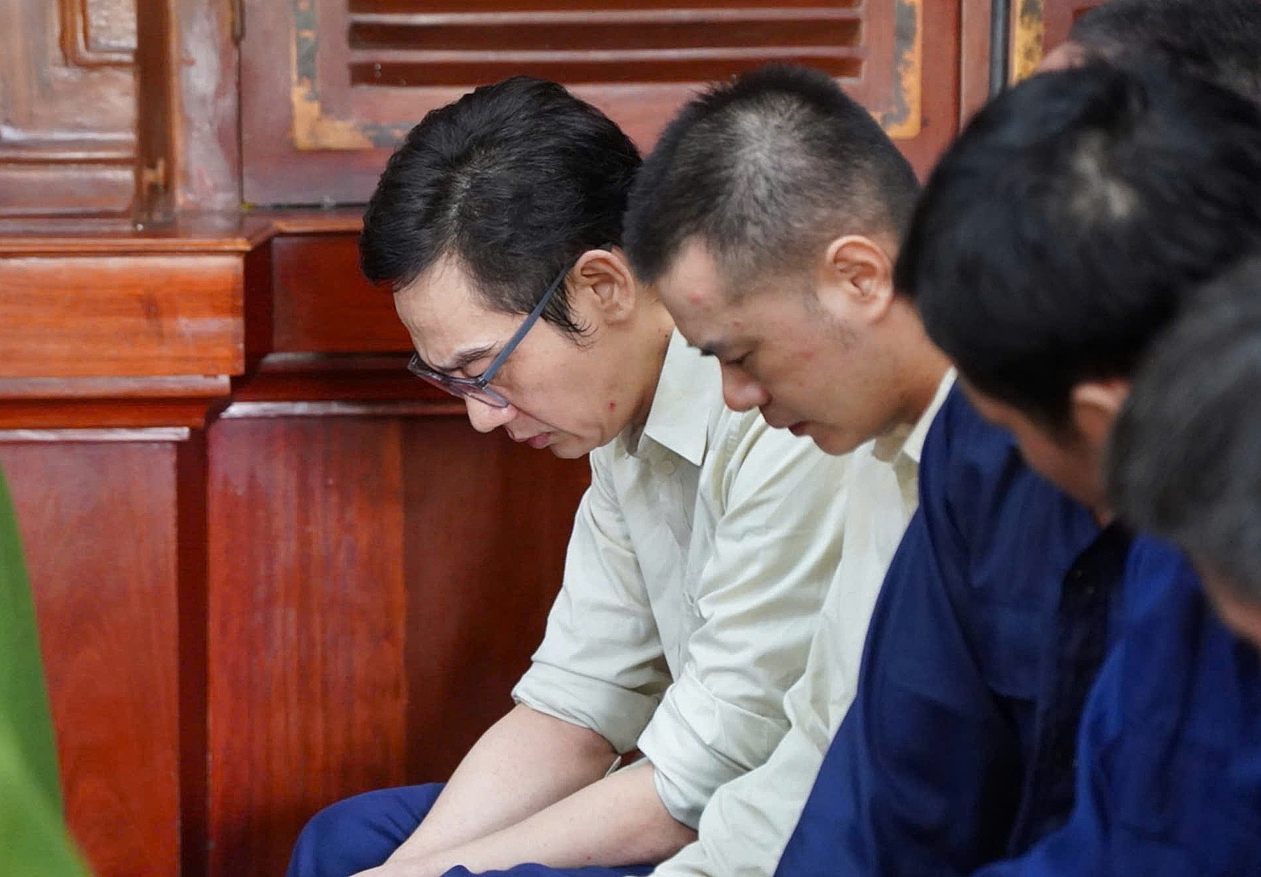 80ed088439db9e85c7ca-172490195-7430-6074-1724902257 Bị cáo Trịnh Văn Hưng (đeo kính) tại tòa. Ảnh: Hải Duyên