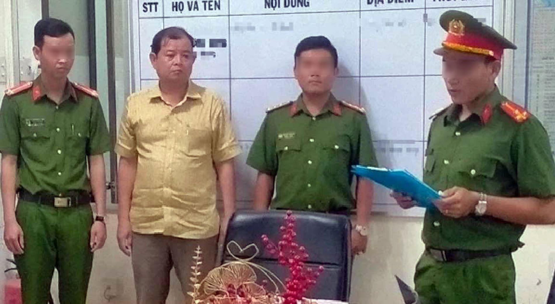bat-phuc-2-7223-1722331338 Ông Nguyễn Hạnh Phúc thời điểm bị bắt. Ảnh: Công an cung cấp