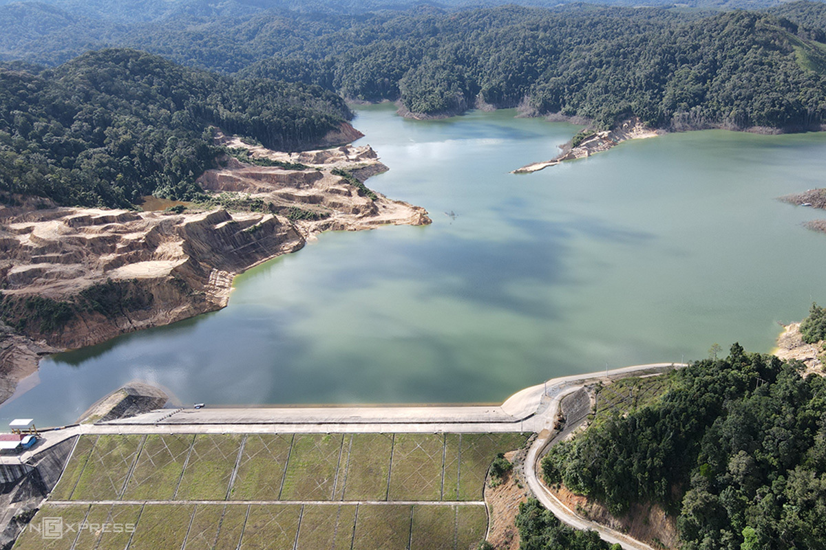 Lòng hồ thủy điện Thượng Kon Tum bị cho có liên quan đến các trận động đất ở huyện Kon Plông. Ảnh: Trần Hóa