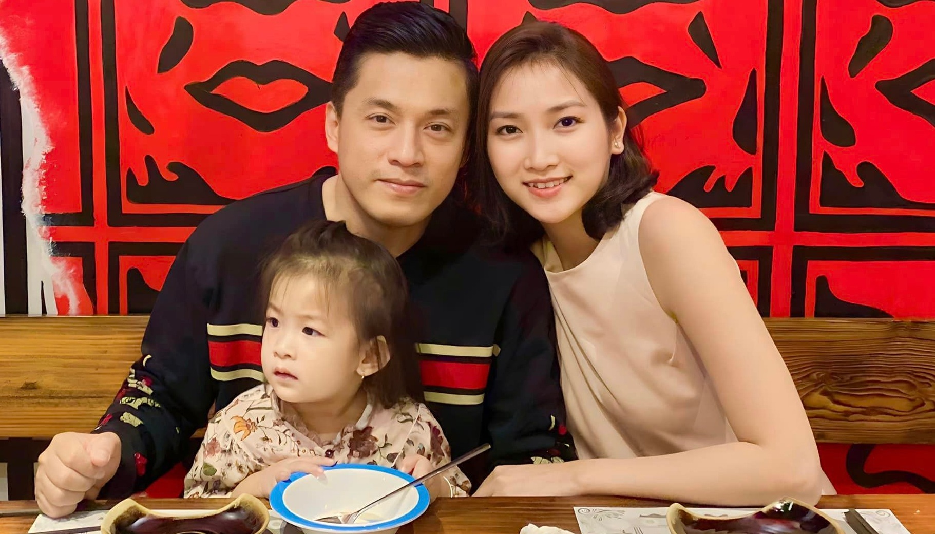 Khoảnh khắc Lam Trường bên vợ con do anh chia sẻ cuối năm 2023. Ảnh: Nhân vật cung cấp