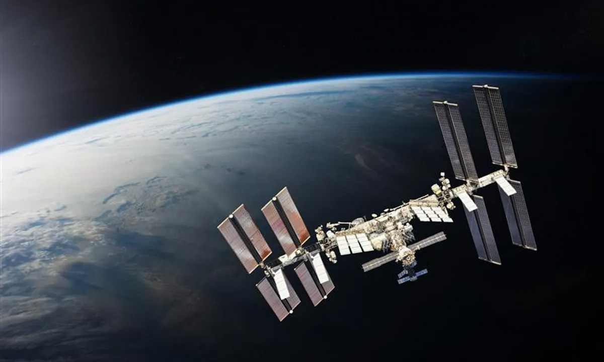 Trạm Vũ trụ Quốc tế (ISS) hoạt động trên không gian. Ảnh: Paopano