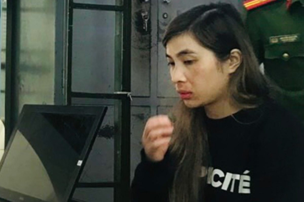 Trương Thị Hương tại cơ quan công an. Ảnh: Công an Đăk Nông