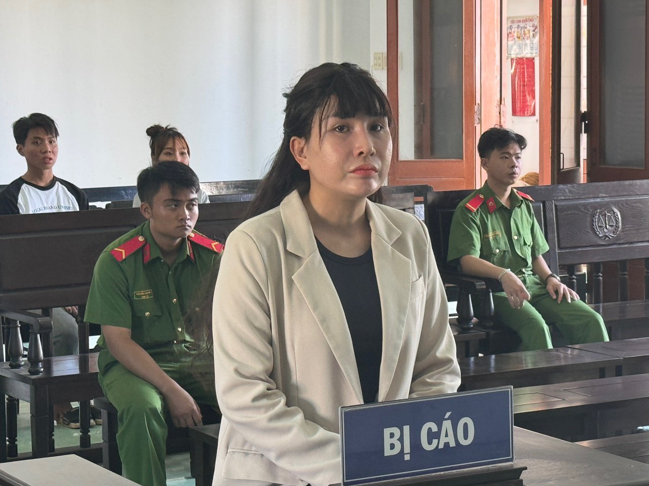 z5705316075102-1f666869b4816fc-8662-8627-1722946149 Kiều tại phiên toàn ngày 6/8. Ảnh: Bùi Toàn