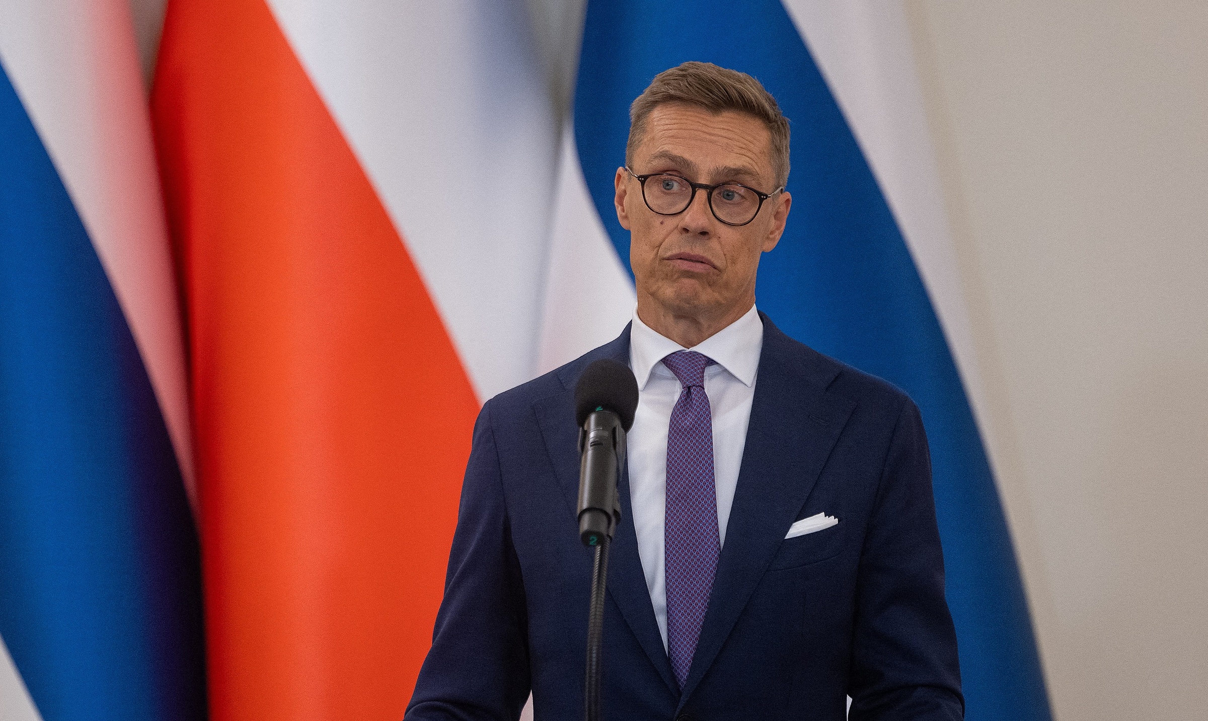 Tổng thống Phần Lan Alexander Stubb tại cuộc họp báo ở Warsaw, Ba Lan ngày 10/9. Ảnh: AFP
