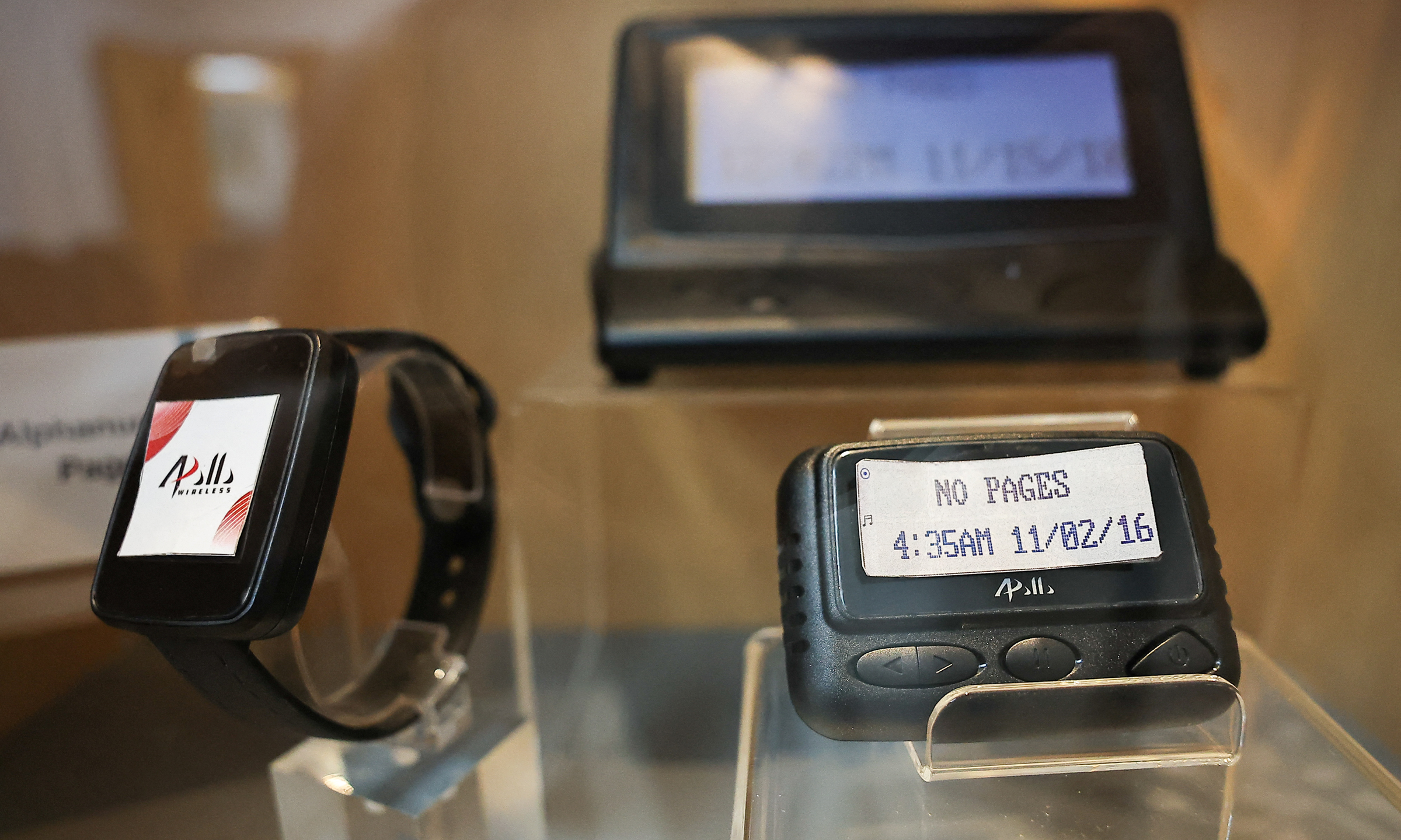 apollo-6883-1726630828-1 Các sản phẩm máy nhắn tin của Gold Apollo được trưng bày ở trụ sở công ty hôm 18/9. Ảnh: Reuters