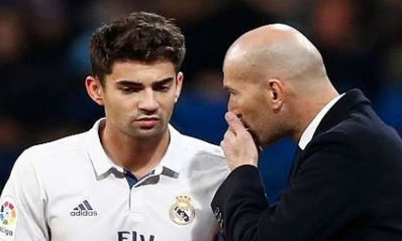 enzo-zidane-1727215676-3174-1727215788-1 Enzo Zidane (trái) và Zinedine Zidane năm 2016 tại Real Madrid. Ảnh: Reuters
