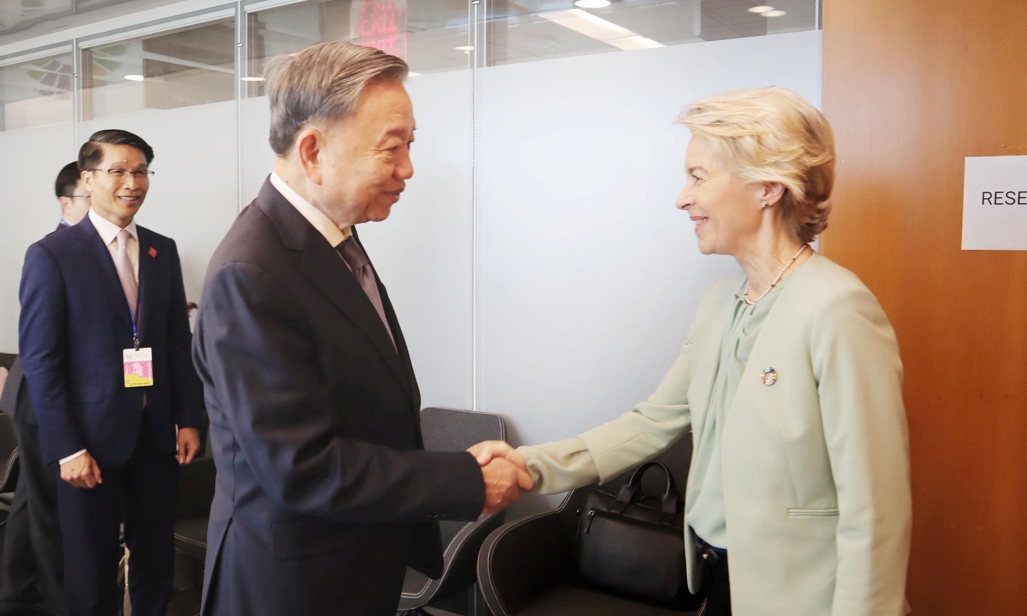 ttxvn-tong-bi-thu-chu-tich-nuo-6734-4342-1727232412-1 Tổng Bí thư, Chủ tịch nước Tô Lâm và Chủ tịch Ủy ban châu Âu (EC) Ursula von de Layern tại New York, Mỹ, ngày 24/9. Ảnh: TTXVN