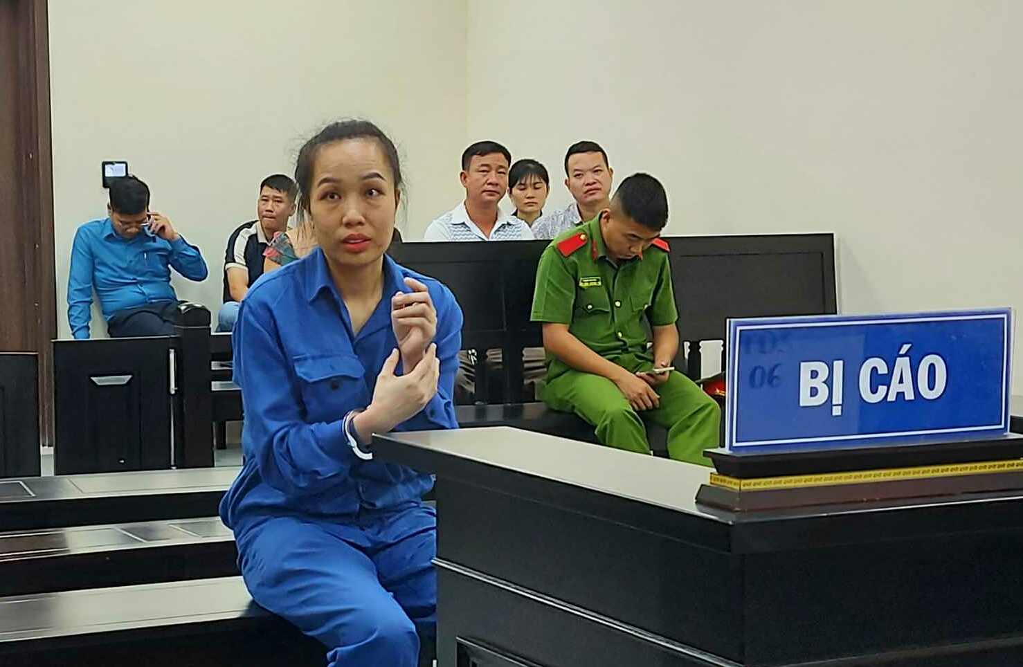 Bị cáo Nguyễn Thị Hưởng tại tòa ngày 24/9. Ảnh: Danh Lam
