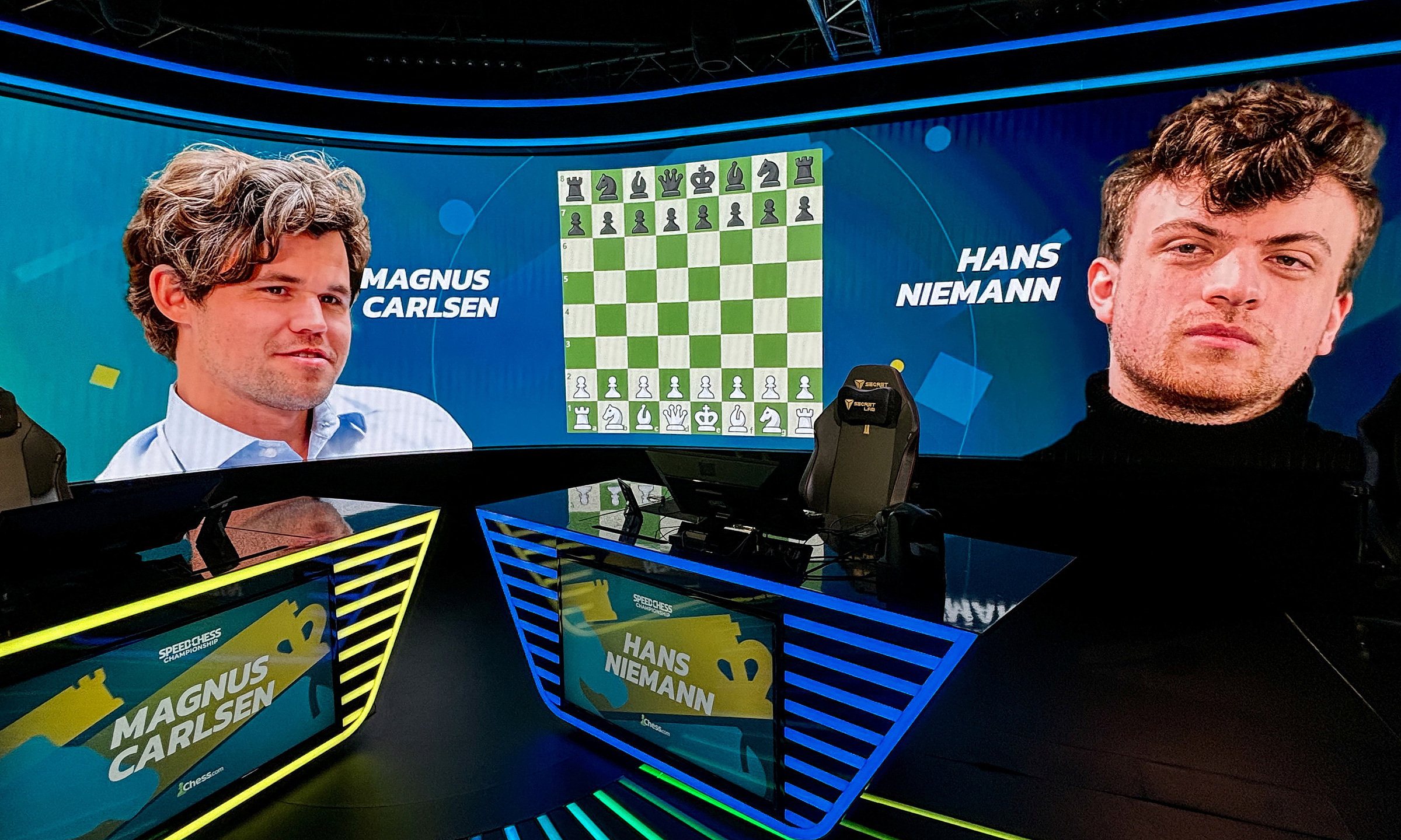 carlsen-niemann-1725617386-172-7530-6930-1725617452 Carlsen sẽ gặp Niemann ở bán kết Speed Chess Championship 2024 tại Paris, Pháp. Ảnh: Reuters