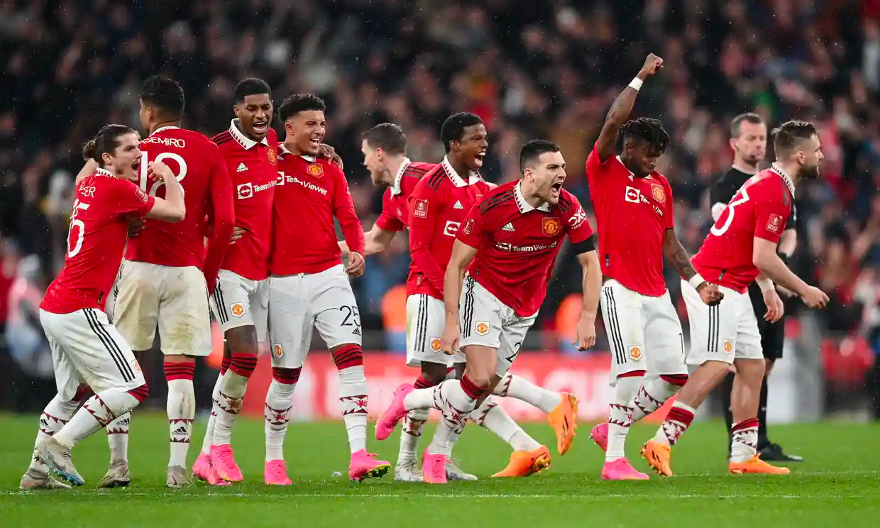 Cầu thủ Man Utd mừng chiến thắng trước Brighton ở loạt đá luân lưu bán kết Cup FA trên sân Wembley, thành phố London, Anh ngày 23/4/2023. Ảnh: FA
