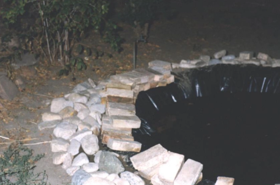 Ao cá koi - nơi phát hiện thi thể Pamela Mead. Ảnh: Abc4