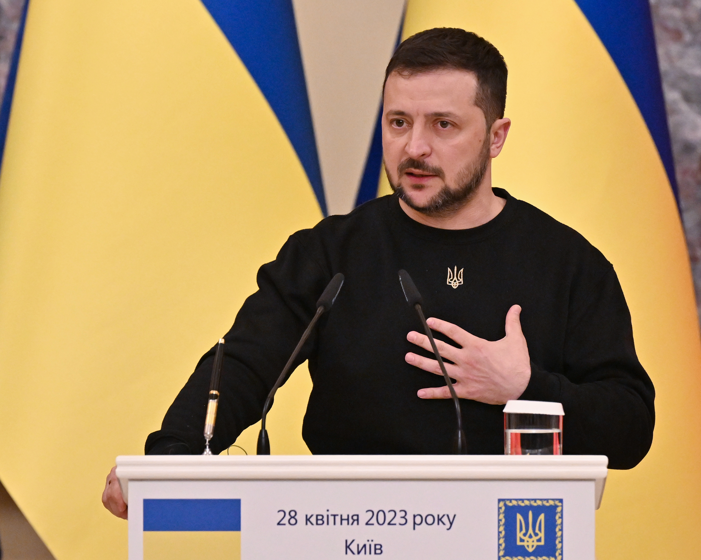 Tổng thống Ukraine Volodymyr Zelensky phát biểu tại Kiev ngày 28/4. Ảnh: AFP