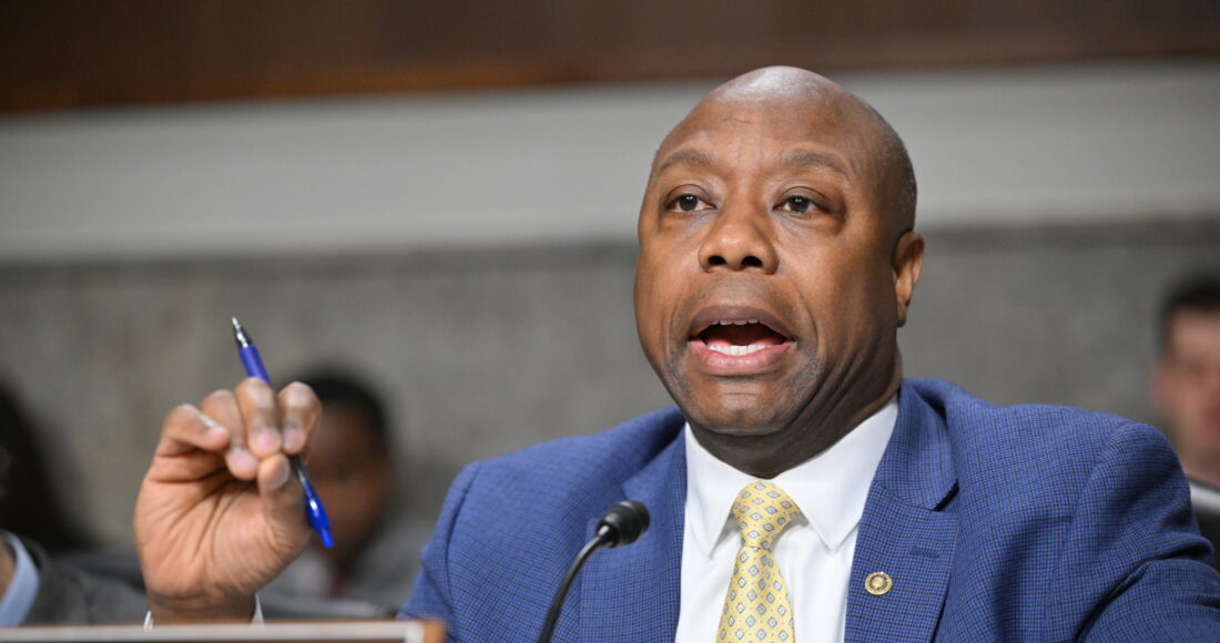 Thượng nghị sĩ Cộng hòa Tim Scott tại quốc hội Mỹ ngày 16/5. Ảnh: AFP