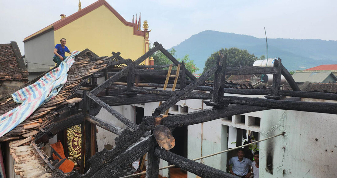 Căn nhà cấp 4 của gia đình bà Diến cháy rụi sau hoả hoạn. Ảnh: Lam Sơn