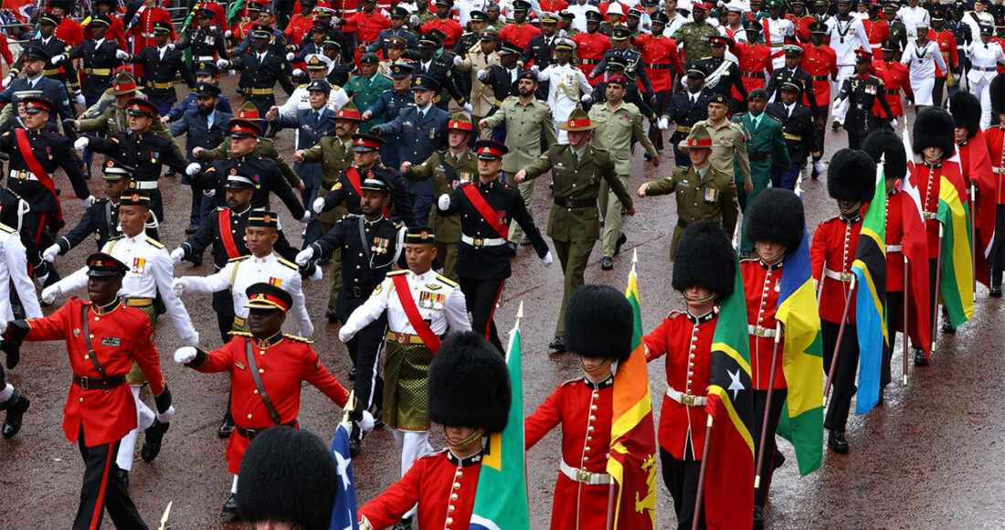 Binh sĩ Anh cùng các quốc gia thuộc Khối Thịnh vượng chung diễu hành vào lễ đăng quang của Quốc vương Charles III ngày 6/5. Ảnh: Telegraph