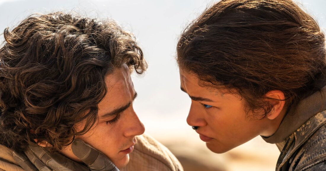 Paul Atreides (trái) và Chani là hai nhân vật chính trong Dune 2. Ảnh: Warner Bros.